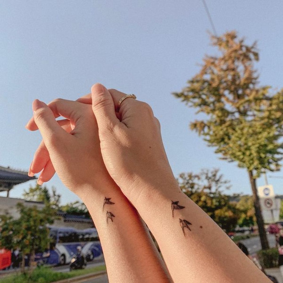 Heaven Peralejo showing her tattoo.